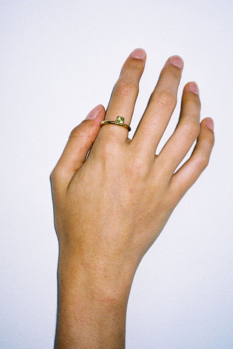 Glow Ring - Gold Plated / Peridot