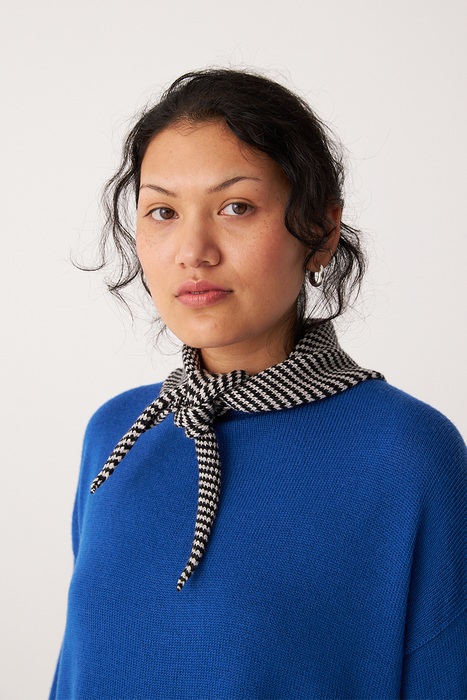 Daisy Scarf - Black / Creme Stripe