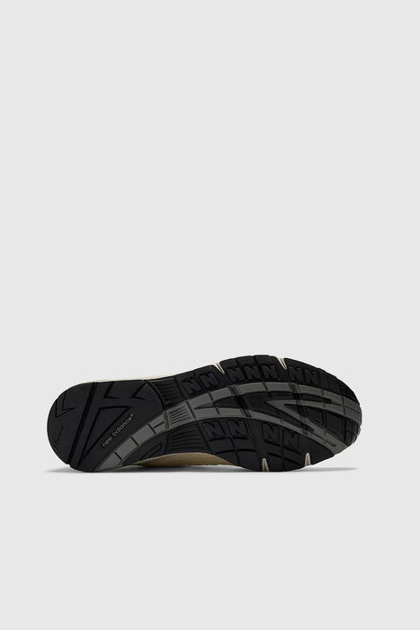 M991CR1 - Oyster Gray / Pistachio Shell and French Oak