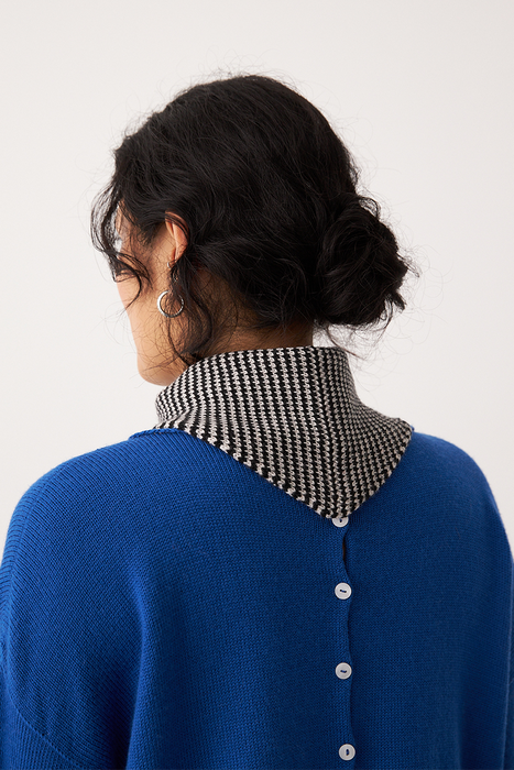 Daisy Scarf - Black / Creme Stripe