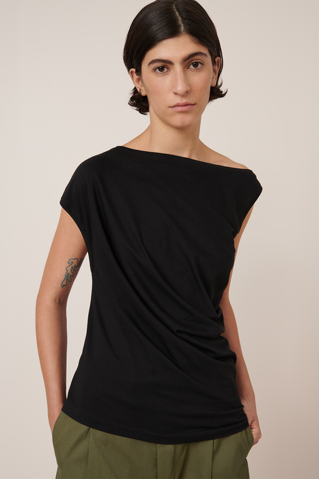 Asymmetric Top - Black