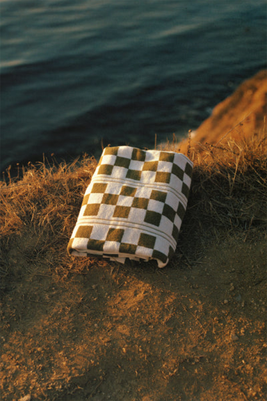 Busby Pool Towel - Caper / Chalk