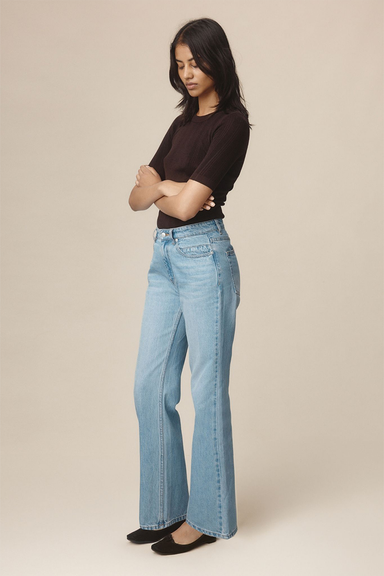 Classic Jean - Light Wash 01