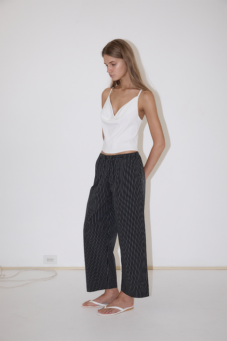 Ease Trouser - Mono Stripe