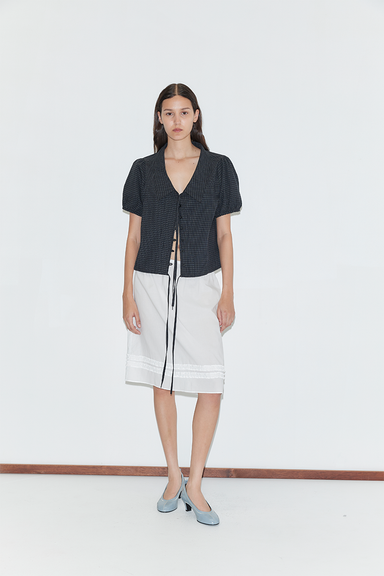 Fine Collar Top - Mono Grid