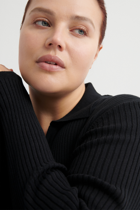 Manuscript Top - Black