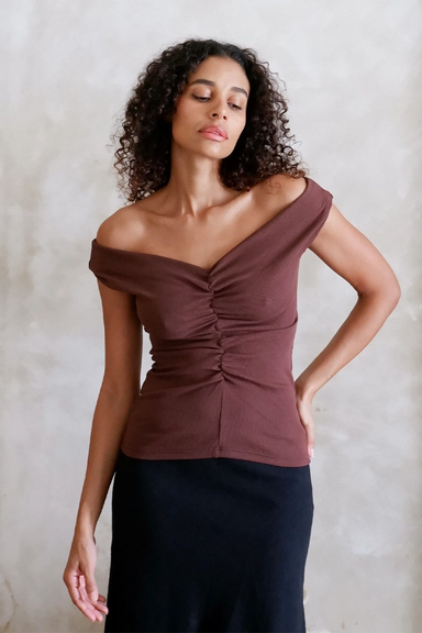 Niveah Tee - Chocolate